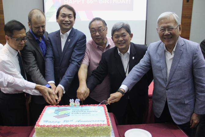 Cake Cutting 86 Birthday
